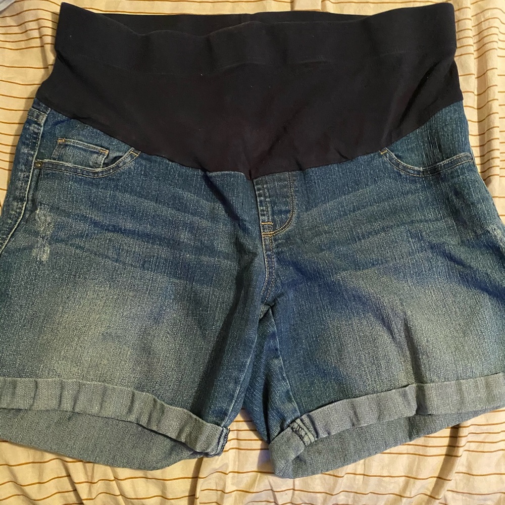Maternity shorts